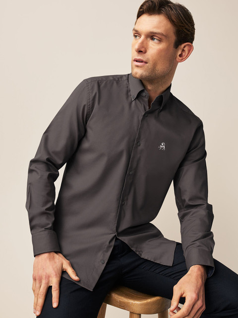 MISCHIEF MONKEY Classic Tailored Fit Spread Collar Casual Shirt