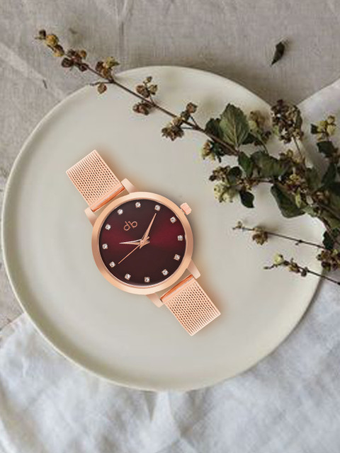 DressBerry Women Burgundy Embellished Dial & Bracelet Style Straps Analogue Watch DB17-1L