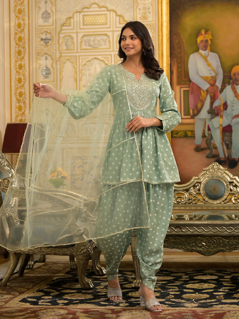 Stylum Green Ethnic Motifs Printed Empire Thread Work Kurti with Dhoti Pants & Dupatta - Image 3
