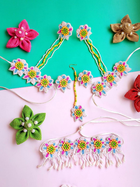 Sangria Gold-Plated Beaded Necklace And Earrings With Maang Tika