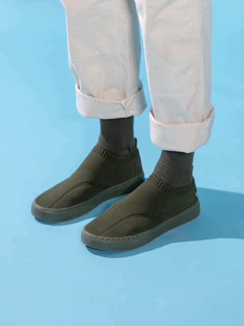 YOHO Men Lightweight Slip-On Sneakers