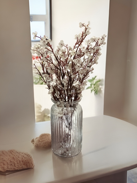 BS AMOR Transparent & White Textured Glass Vase With Artificial Flower Bunch - Image 6