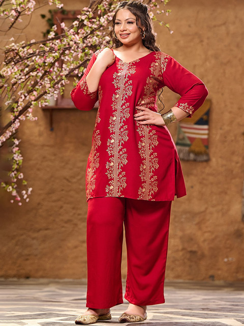 PrettyPlus by Desinoor.com Plus Size Printed Tunic With Palazzos - Image 4