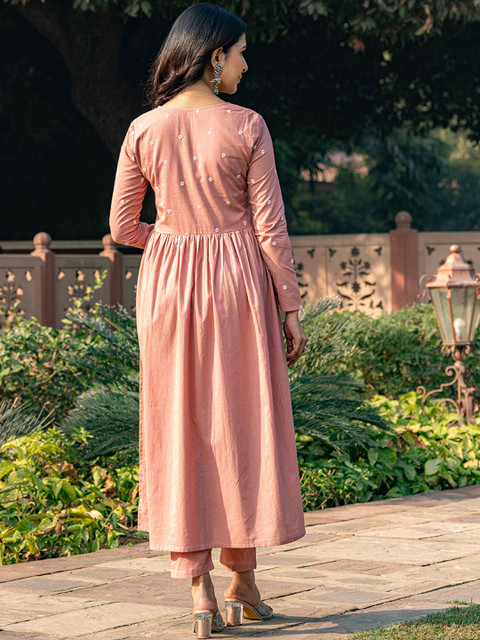 GAYRAA Floral Yoke Design V-Neck Long Sleeves Pure Cotton Kurta with Trousers - Image 4