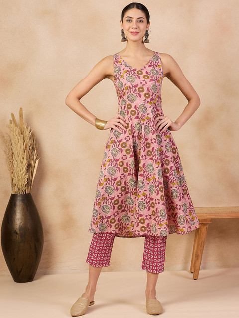 Anouk Pink Floral Printed V-Neck Regular Cotton A-Line Kurta With Trousers - Image 4
