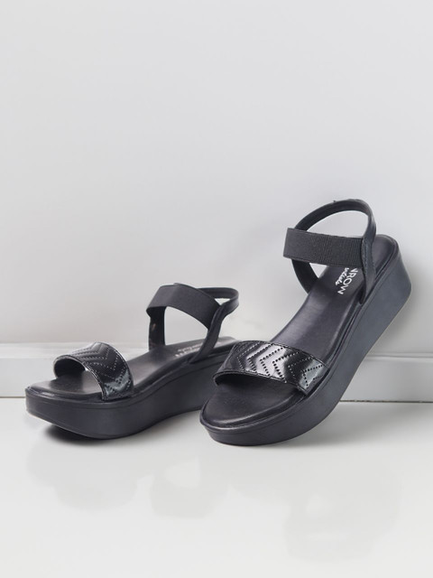 Monrow Textured Open Toe Flatform Heels - Image 7