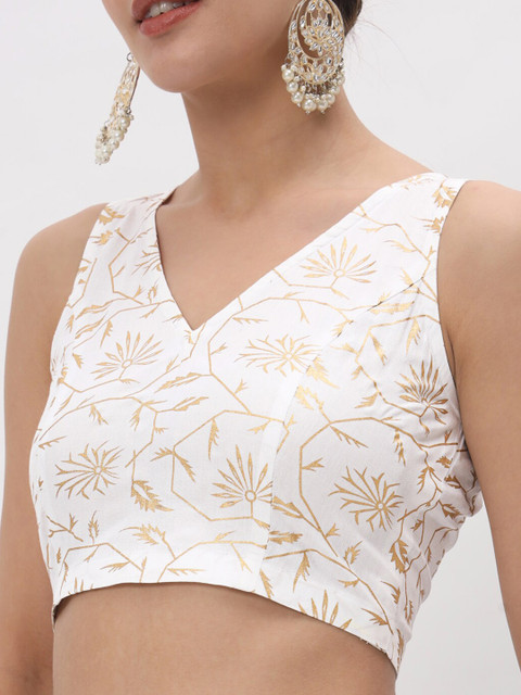 studio rasa Floral Printed V-Neck Crop Top - Image 2