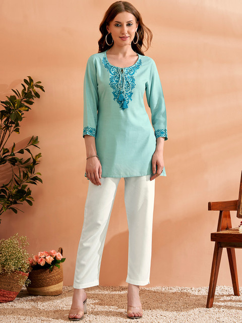 Anouk X fwd Women Embroidered Tie-Up Neck Republic Day Republic Day Kurta - Image 3