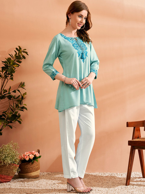 Anouk X fwd Women Embroidered Tie-Up Neck Republic Day Republic Day Kurta - Image 4