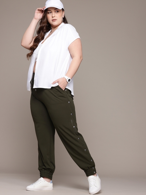 The Roadster Lifestyle Co. Women Plus Size Button Slit Joggers