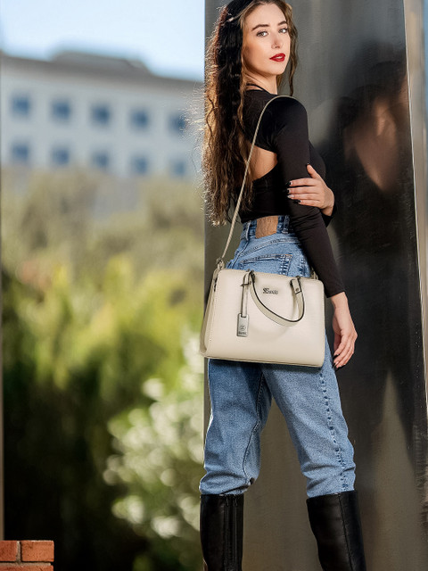 Exotic Oversized Bucket Handheld Bag with Tasselled - Image 5