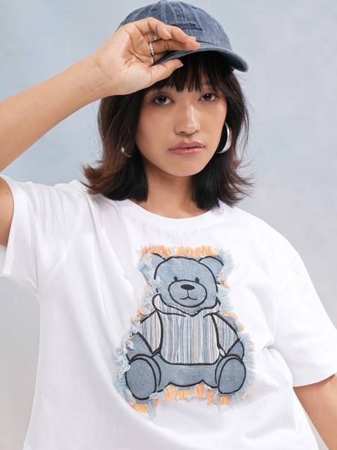 Street By Tokyo Talkies Women Applique Drop-Shoulder Sleeves Cotton Relaxed Fit Crop T-shirt