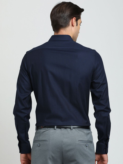 Turtle Men Solid Spread Collar Pure Cotton Formal Shirt - Image 5