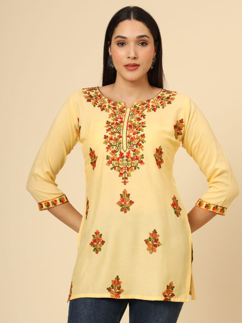 VAIRAGEE Women Floral Embroidered Thread Work Kurti