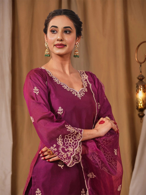 Royal Export Floral Embroidered Beads and Stones Straight Kurta With Trousers & Dupatta