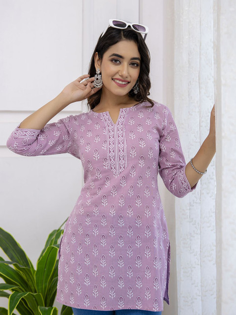 Nayo Women Floral Printed Pure Cotton Straight Kurti