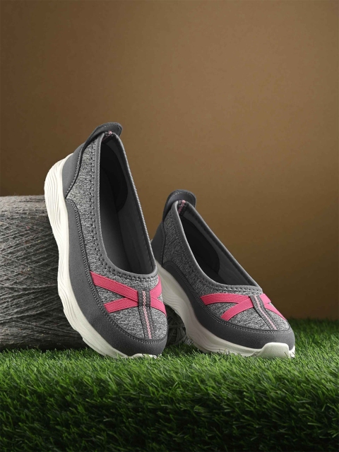 HRX by Hrithik Roshan Women Textile Walking Shoes