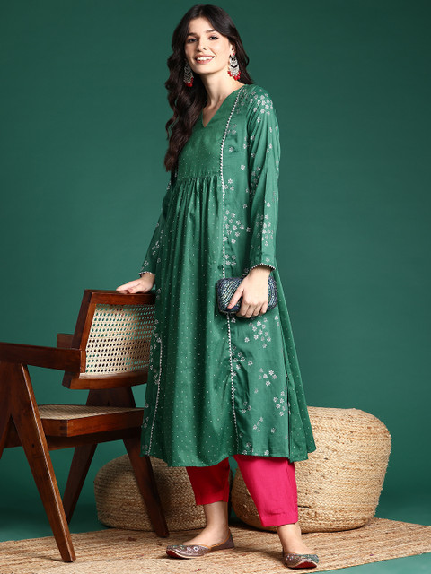 Sangria Women Printed Regular Kurta with Trousers - Image 7