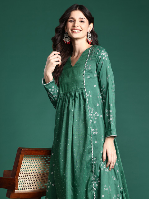 Sangria Women Printed Regular Kurta with Trousers - Image 4