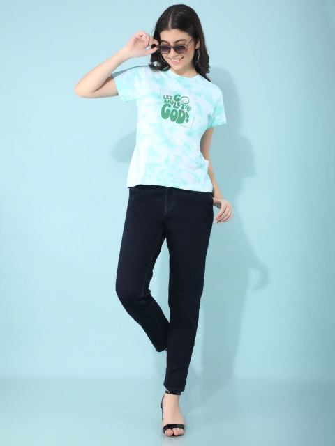 Crimsoune Club Women Varsity Printed V-Neck Monochrome Pockets Slim Fit T-shirt - Image 7