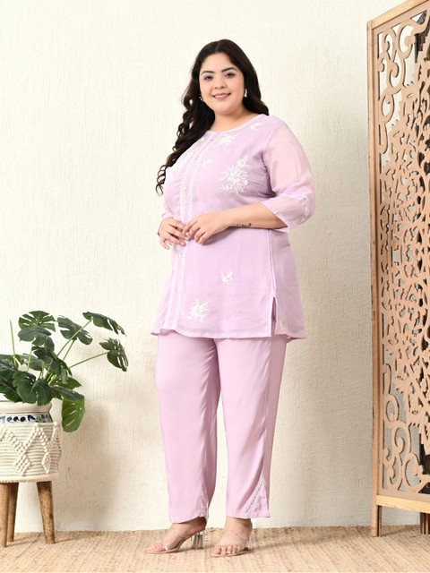 PrettyPlus by Desinoor.com Plus Size Embroidered Three Quarter Sleeve Tunic & Trouser - Image 5
