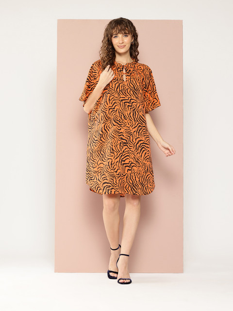 Qurvii Animal Print Tie-Up Neck Flared Sleeve Crepe A-Line Dress
