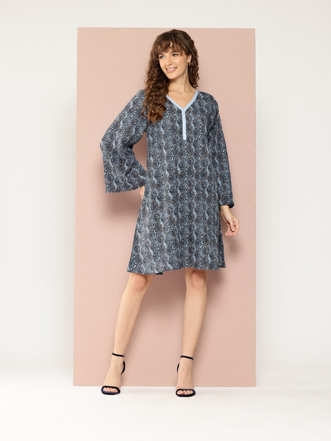 Qurvii Animal Print Flared Sleeves Crepe A-Line Dress