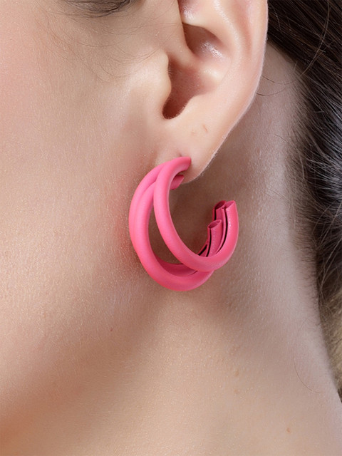 Bohey by KARATCART Gold-Plated Contemporary Half Hoop Earrings - Image 4