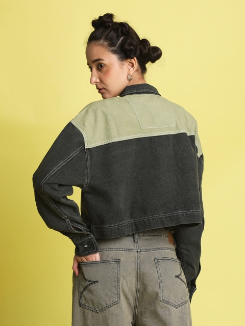 Bene Kleed Colourblocked Spread Collar Pure Cotton Crop Denim Jacket - Image 5