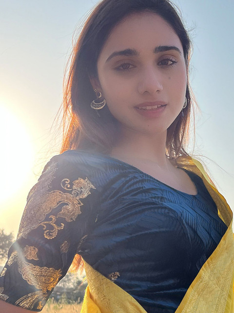 Bindigasm's Advi Embellished Velvet Saree Blouse