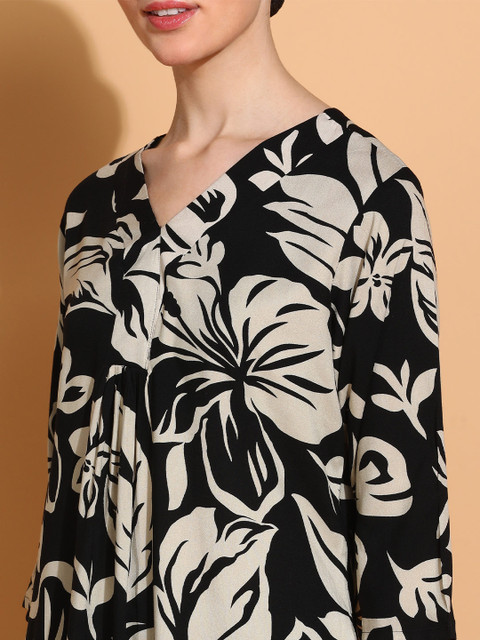 KALINI Floral Printed V-Neck Tunic with Palazzo Co-Ords - Image 2
