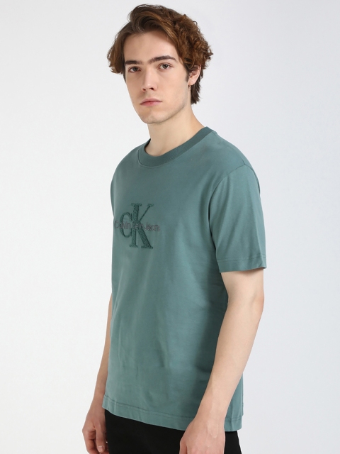 Calvin Klein Jeans Men Typography Printed Round Neck Cotton T-shirt - Image 4
