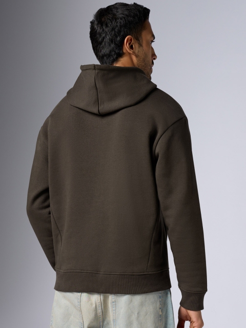 XYXX Men Oversized Solid Brown IntelliSmooth Pulse Hoodies - Image 4