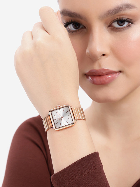 DressBerry Women Stainless Steel Dial & Bracelet Straps Analogue Watch UT-A8635-RGW-DB