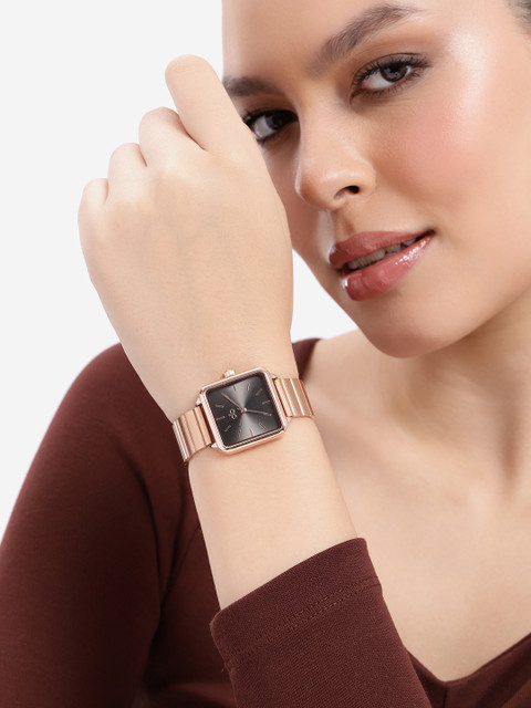 DressBerry Women Stainless Steel Dial & Straps Analogue Watch UT-A8635-BLK-DB