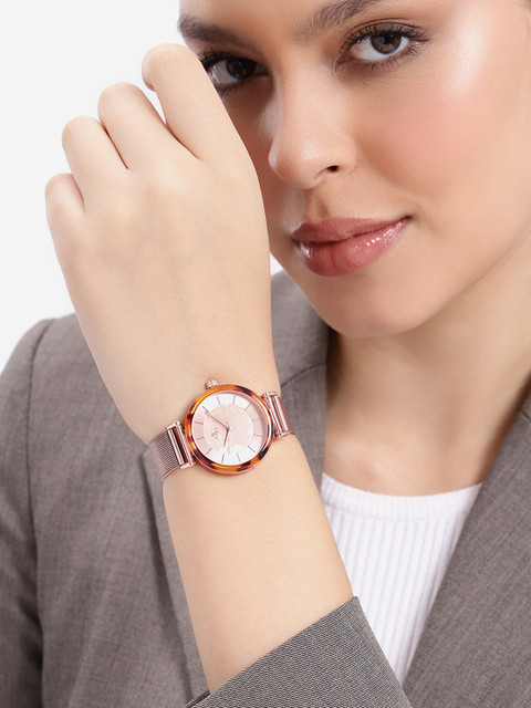 DressBerry Women Stainless Steel Dial & Bracelet Straps Analogue Watch UT-A8628-BLK-DB