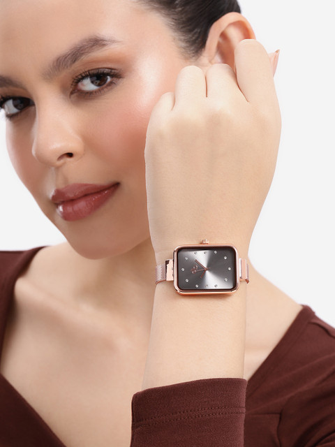 DressBerry Women Embellished Dial Analogue Watch UT-A8634-GRY-DB