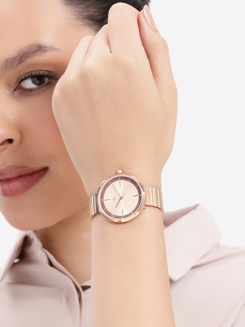 DressBerry Women Stainless Steel Dial & Bracelet Straps Analogue Watch UT-A8625-RG-DB