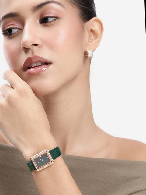 DressBerry Women Embellished Dial & Textured Straps Analogue Watch UT-A8620-GRN-DB