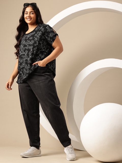 Sztori Plus Size Printed Cut Out Detail Relaxed Cotton T-shirt - Image 6