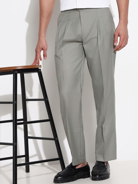 SHOWOFF Men Comfort Low-Rise Pleated Trousers