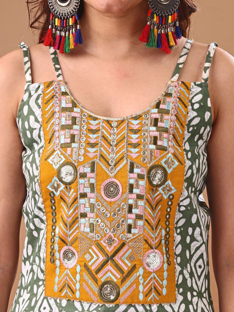 KALINI Women Dyed Patchwork Republic Day Republic Day Kurta - Image 3