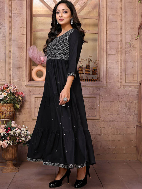 Rangita Floral Embroidered Anarkali Kurta - Image 3