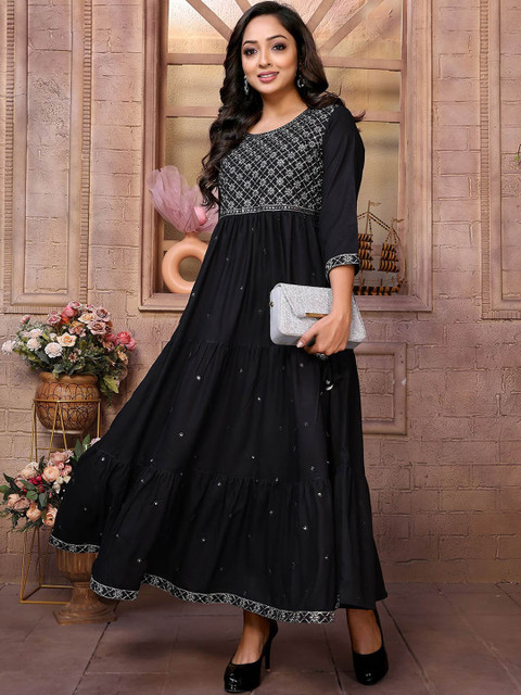Rangita Floral Embroidered Anarkali Kurta - Image 5
