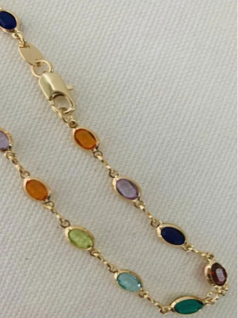 V FASHION JEWELLERY Gold-Plated Stainless Steel Crystals Minimal Necklace - Image 3