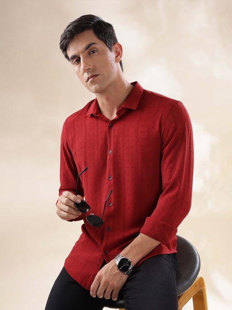 HERE&NOW Men Cutaway Collar Textured Slim Fit Casual Shirt
