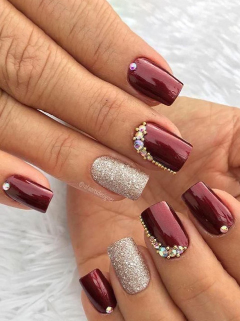 AMOK STORE Set Of 12 Reusable Artificial Nails With Application Kit - Maroon & Gold KUN191