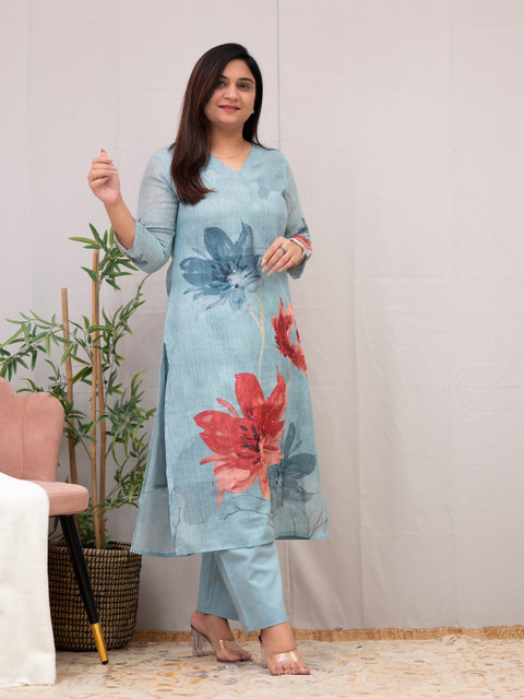 GoSriKi Floral Printed Straight Kurta with Trousers - Image 5