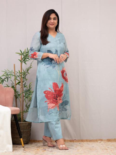 GoSriKi Floral Printed Straight Kurta with Trousers - Image 3