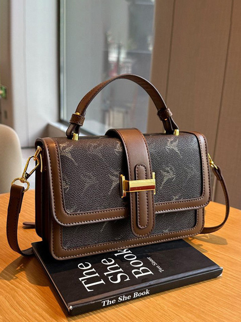 Diva Dale Women Graphic Printed Crossbody Sling Bag